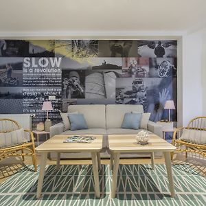 Deluxe Duplex Studio